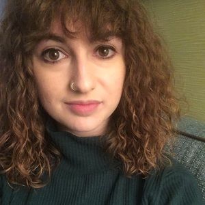 Meet your Posher, Caitlin